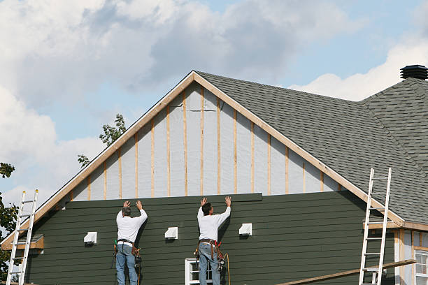 Professional Siding technician working in South Plainfield, NJ